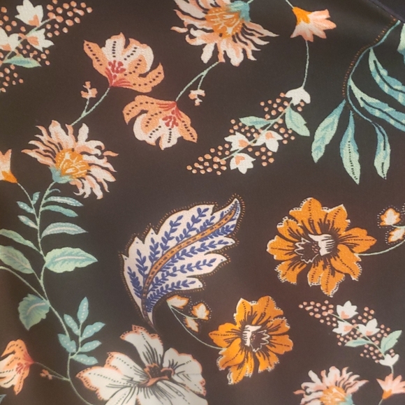 Above the knee dress - Picture 3 of 4